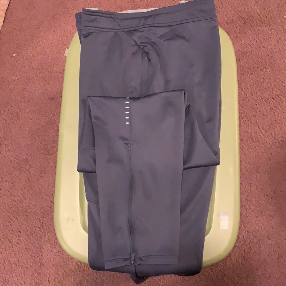 New with tag Under Armour loose fitting sweat pant